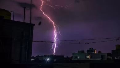 1723574 06 4 lightning