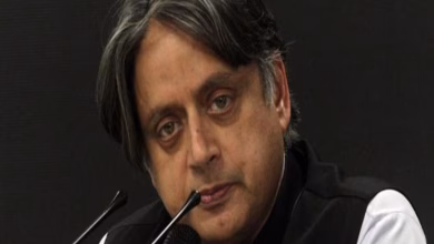 Shashi tharoor 1569150006